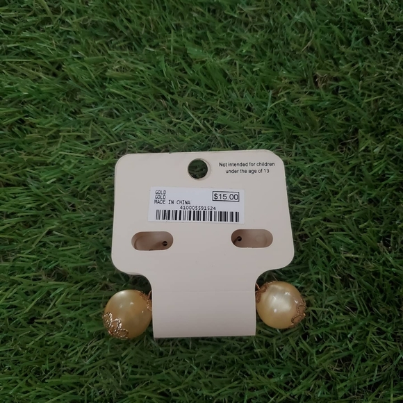 Fashion Earrings - Picture 3 of 3